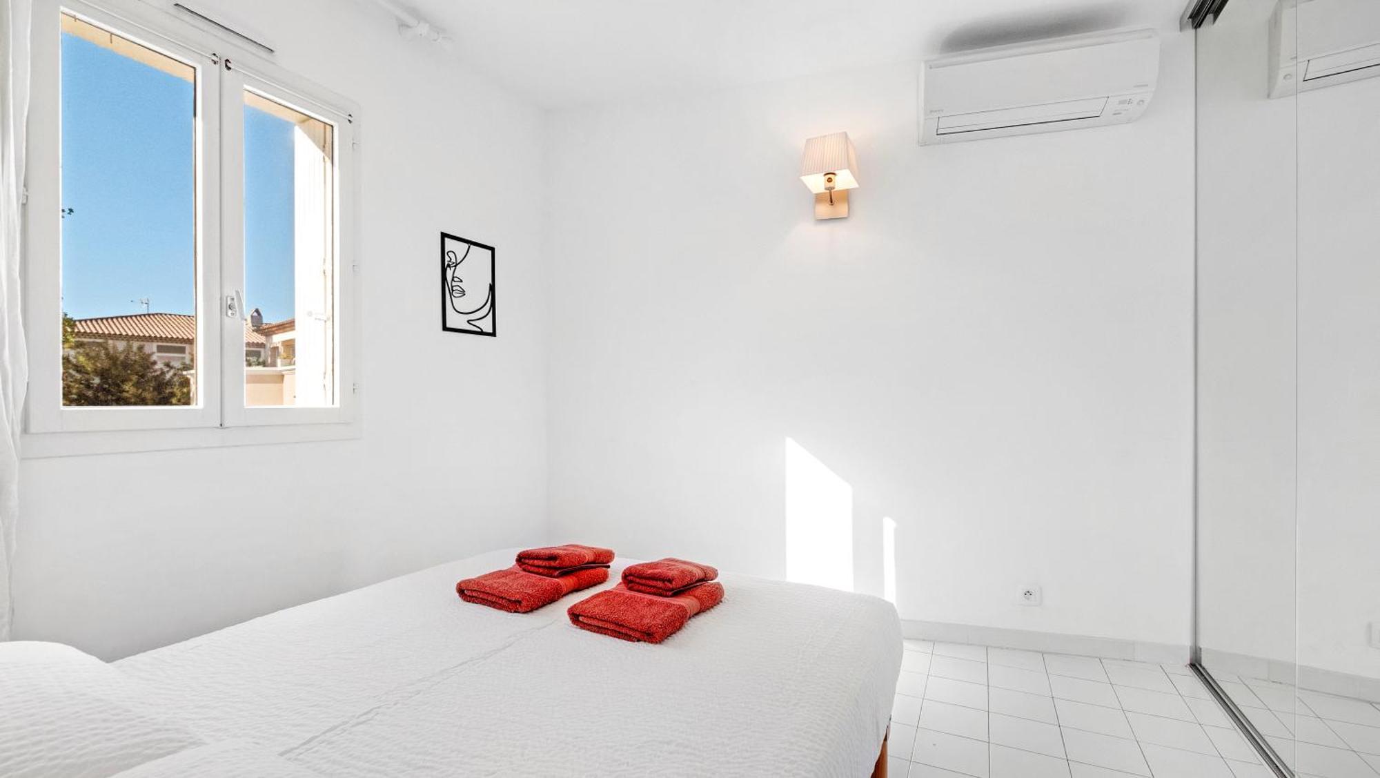 Casa Nostra, Port-Grimaud, Vue Sur Les Canaux Esterno foto